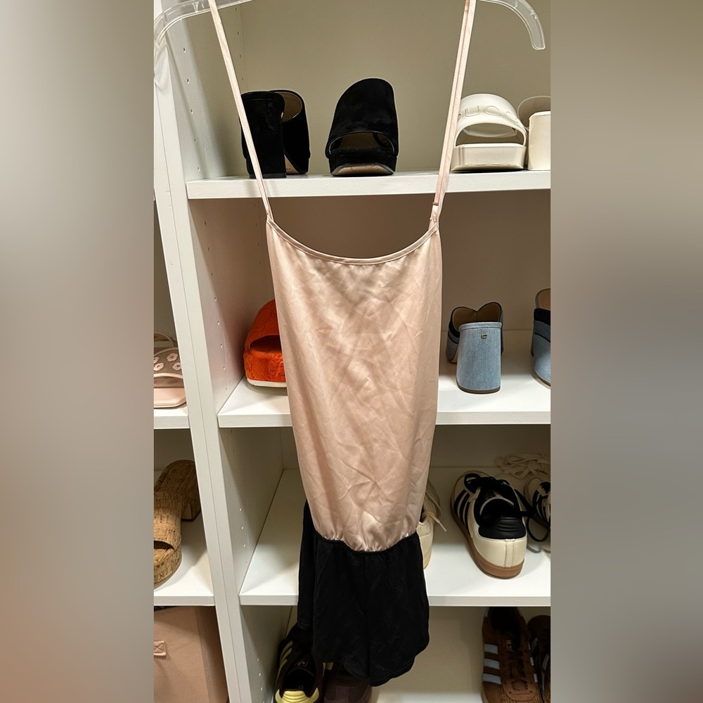 NWT Victoria’s Secret Cross-Back Spaghetti Strap Romper in Blush Pink/Black M